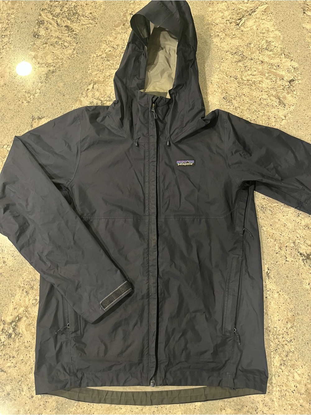 Patagonia Men's Navy Hooded Torrentshell Rain Jacket